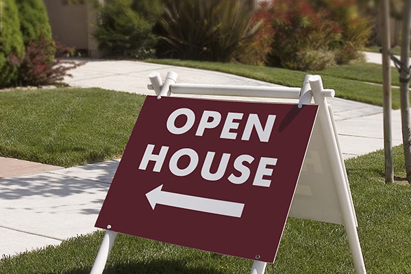 Holding a Successful Open House