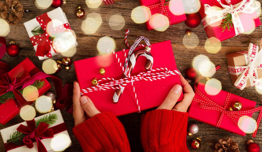 8 Ways to Reconnect With Your Real Estate Clients This Holiday Season